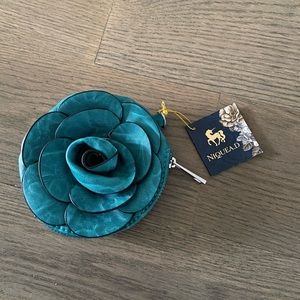 Niquead Flower Pouch